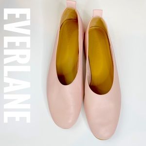 Everlane The Day Glove in light pink - Excellent condition -Like New!